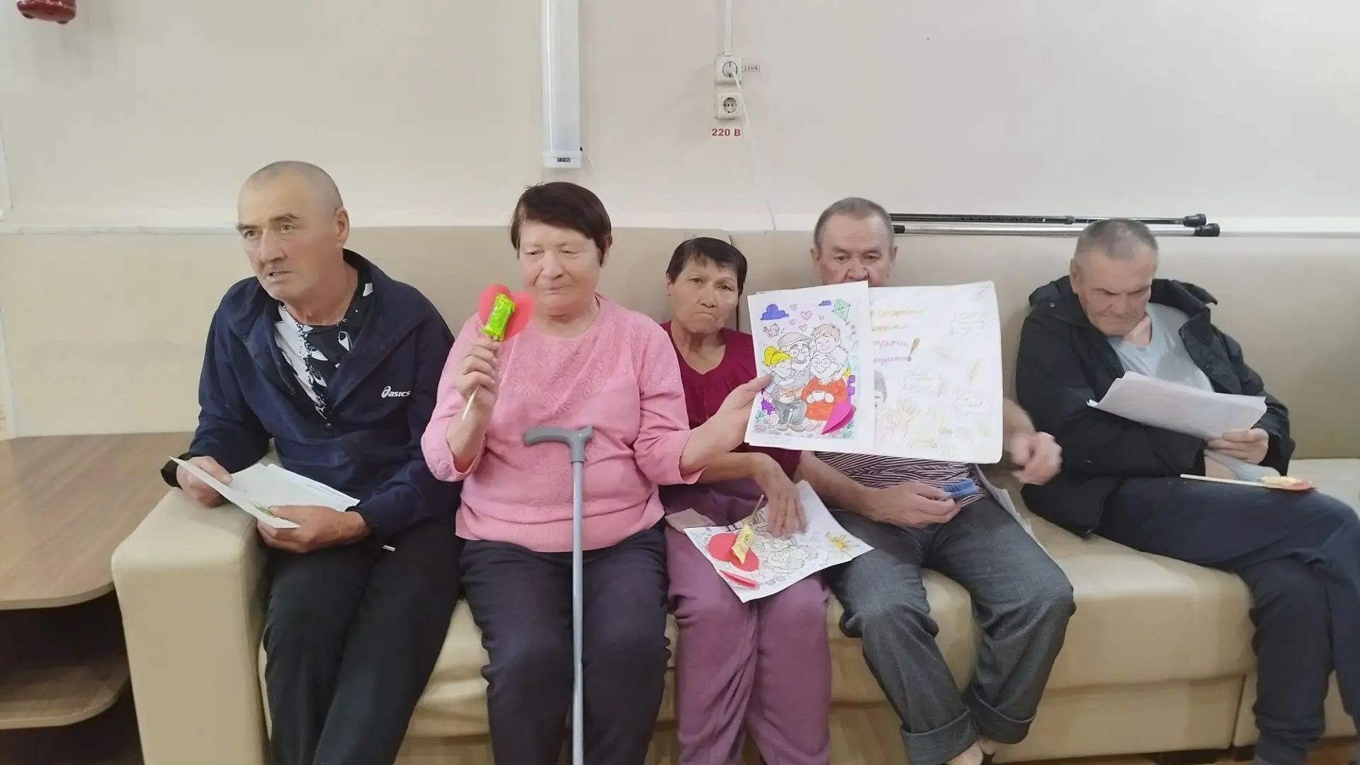 «День, наполненный вниманием: праздник для получателей социальных услуг»